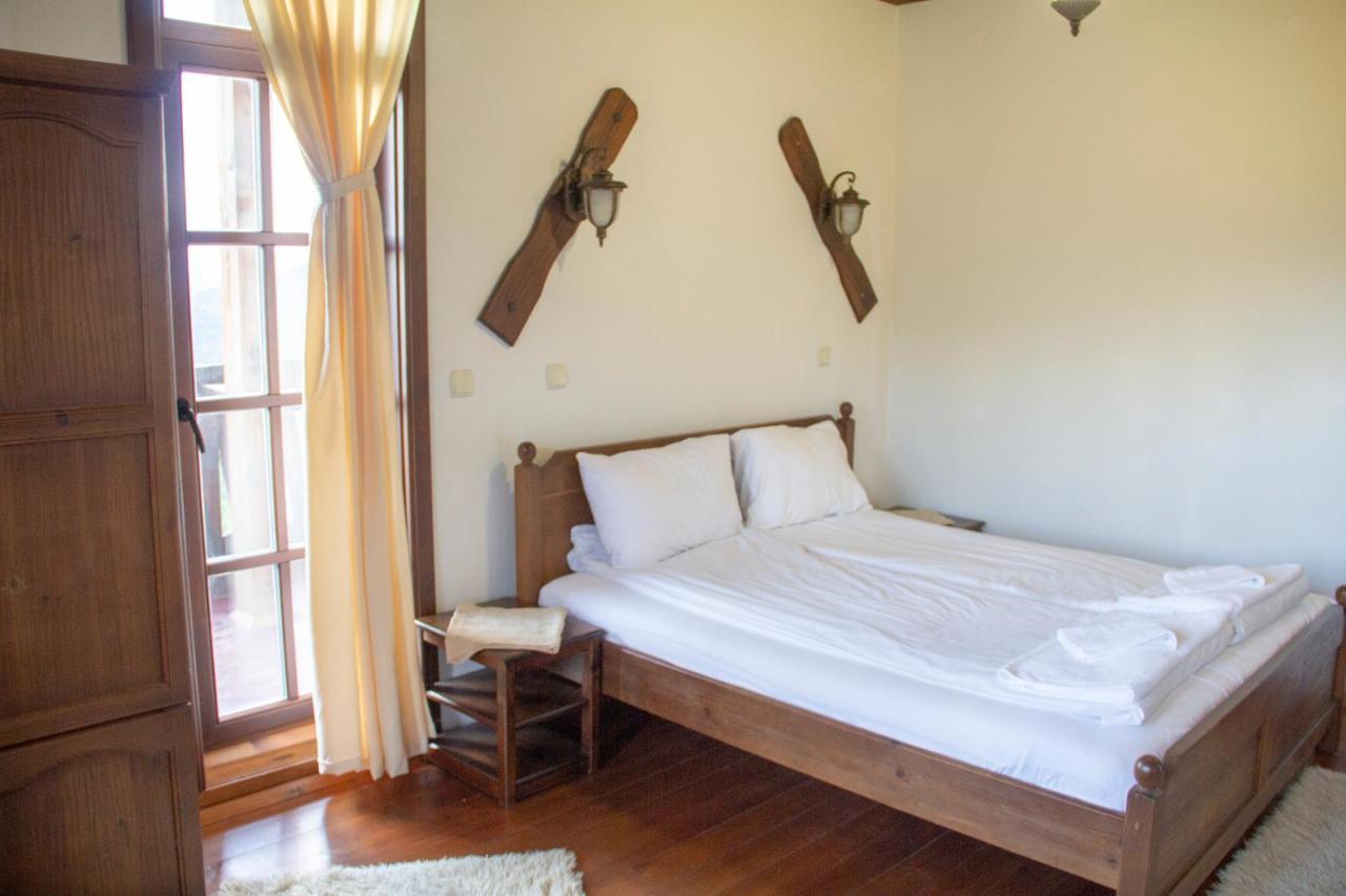 Leshtenski Rai Guest House Exterior photo