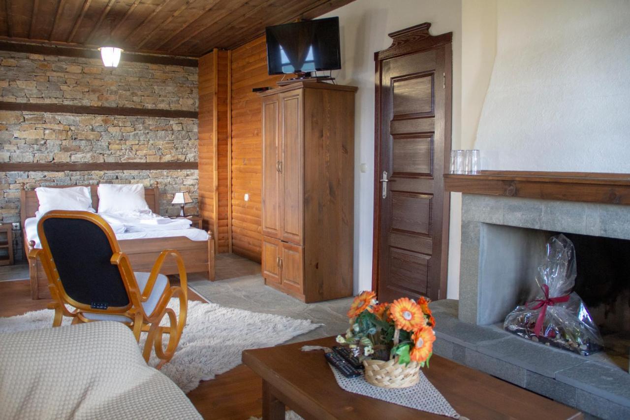 Leshtenski Rai Guest House Exterior photo