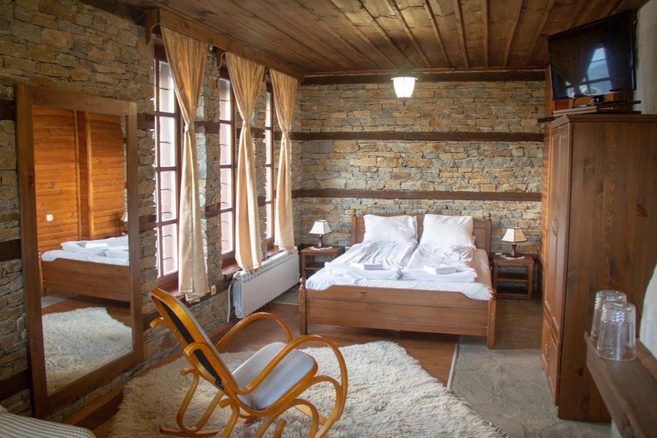 Leshtenski Rai Guest House Exterior photo