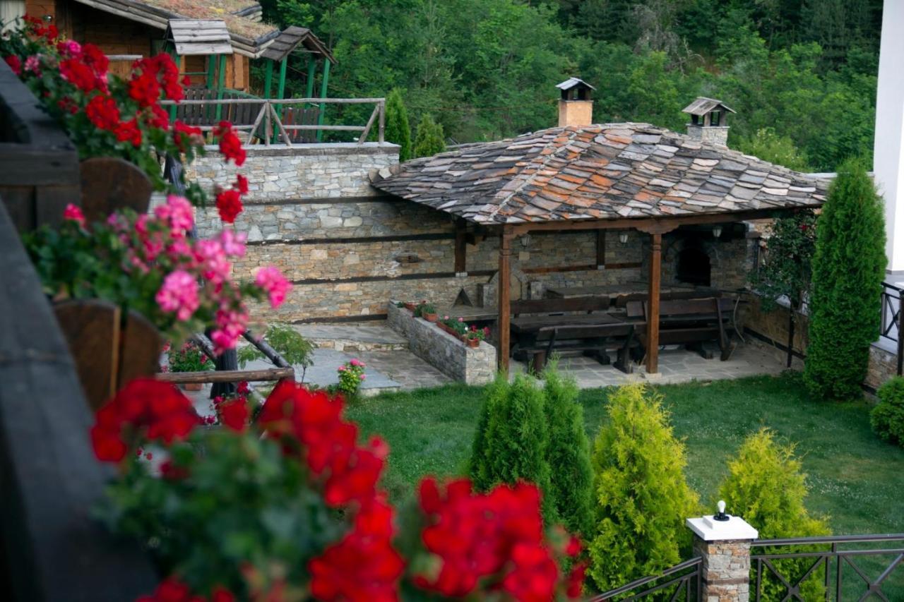 Leshtenski Rai Guest House Exterior photo