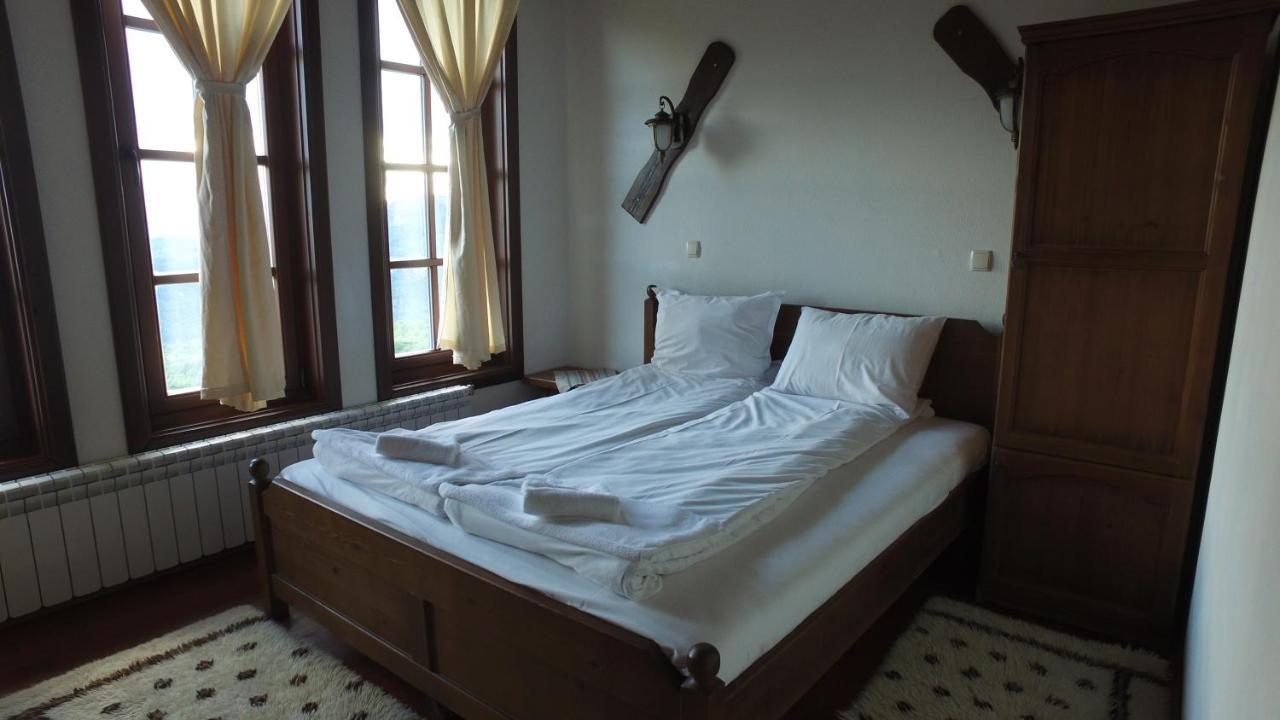 Leshtenski Rai Guest House Exterior photo