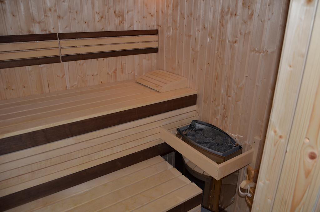 Leshtenski Rai Guest House Exterior photo